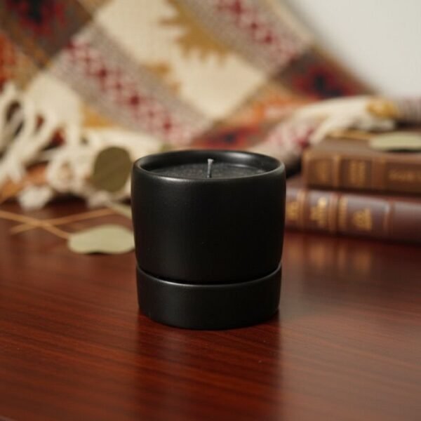 Elegant Black Candle – Long-Lasting Burn & Modern Décor Accent